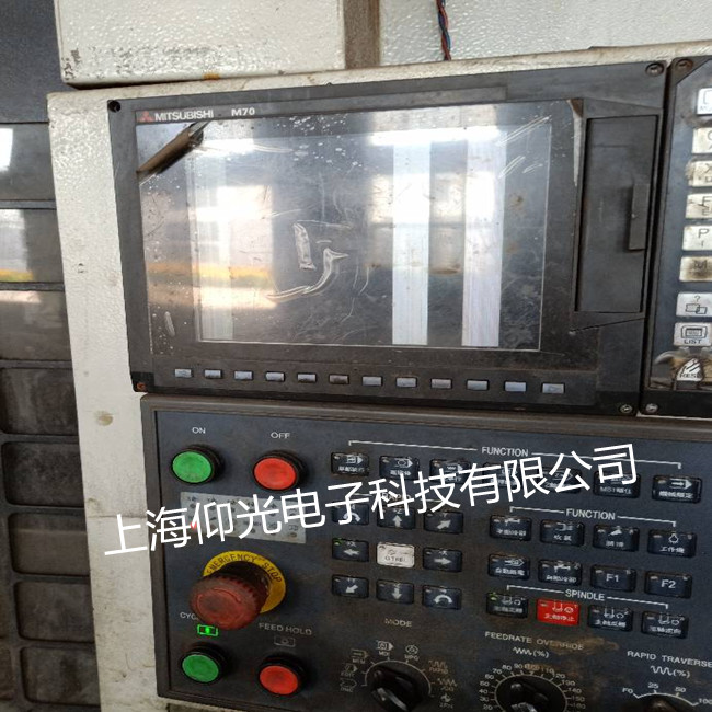 三菱數控系統(tǒng)維修上電黑屏