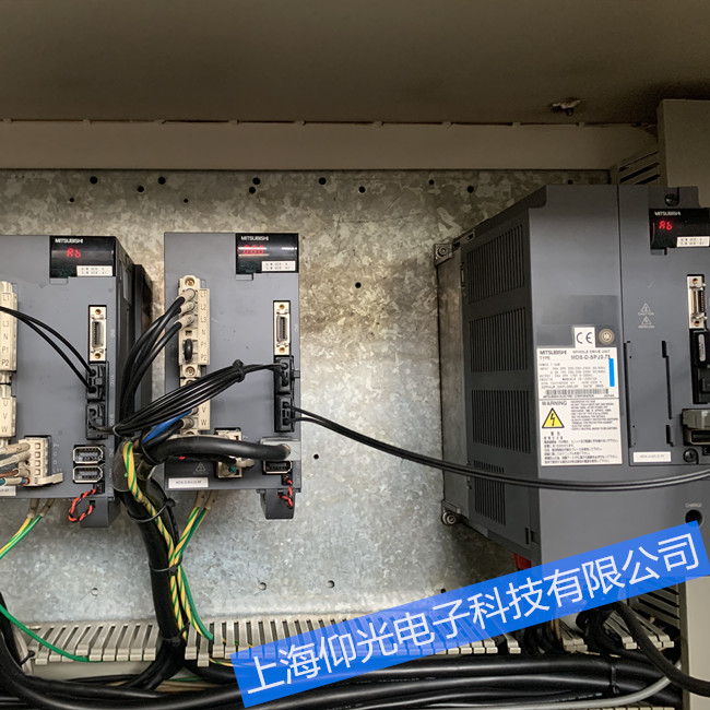 三菱伺服驅動器報警代碼顯示E3/E4/E7/E8/E9故障閃爍維修辦法