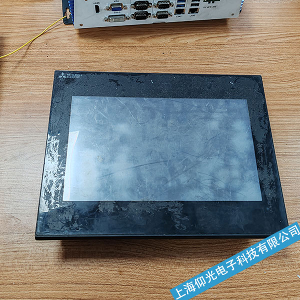 南京(不限型號(hào))三菱觸摸屏白屏及死機(jī)故障維修廠家