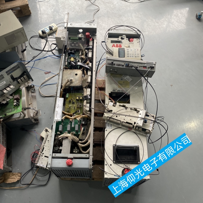 山西接通三相380V電源后,變頻器無任何指示和反應(yīng)怎么辦(專業(yè)維修團(tuán)隊(duì))